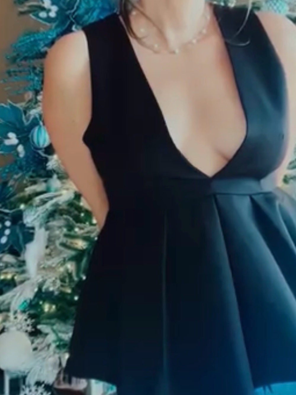 Black Sleeveless Peplum V-Neck Top